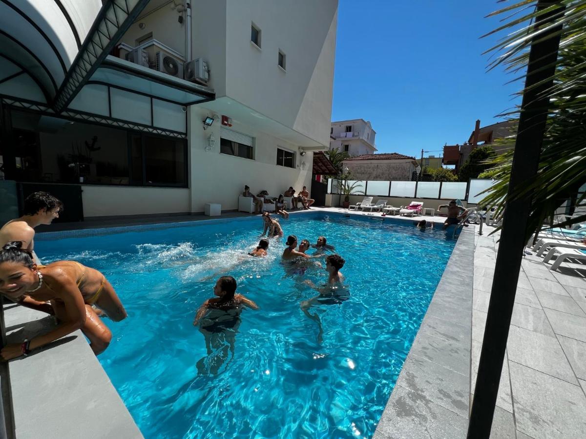 Apparthotel Ardea Riccione Exteriör bild