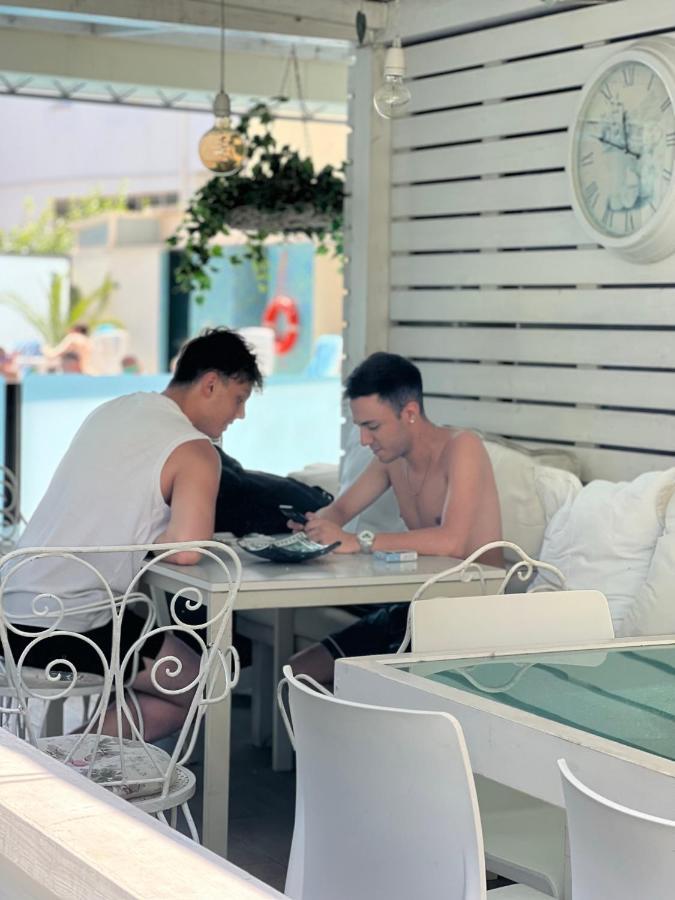 Apparthotel Ardea Riccione Exteriör bild