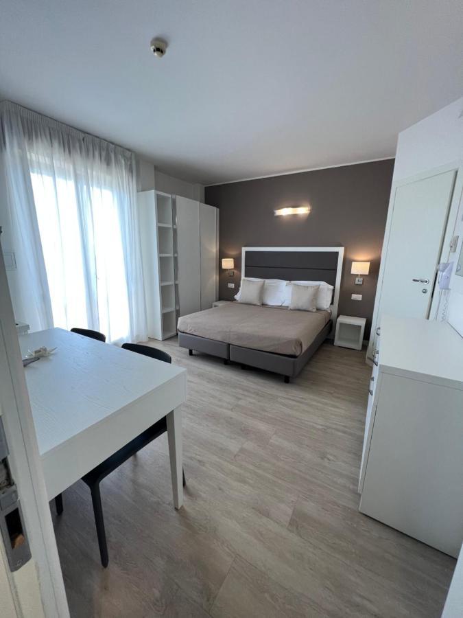 Apparthotel Ardea Riccione Exteriör bild