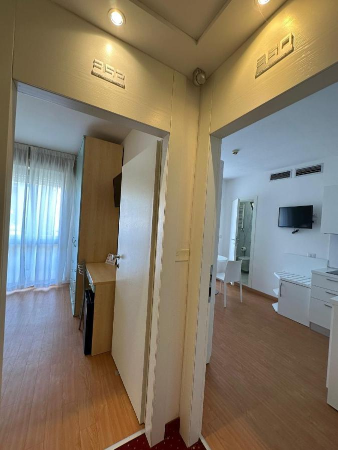 Apparthotel Ardea Riccione Exteriör bild